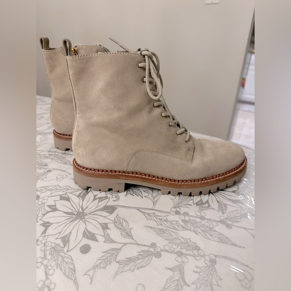 Vince Women's Cabria Lace Up Lug Sole Boots in Farro Size 10M water repellent - Picture 14 of 16